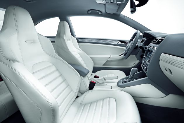 Volkswagen New Compact Coupe Hybrid:
DB2010AU00021